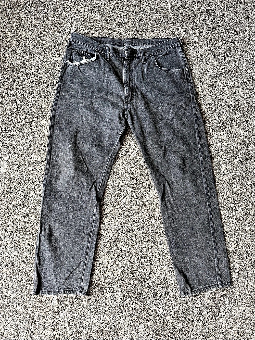 Wrangler 9990BK Straight Leg Gray Waist 38 NWT